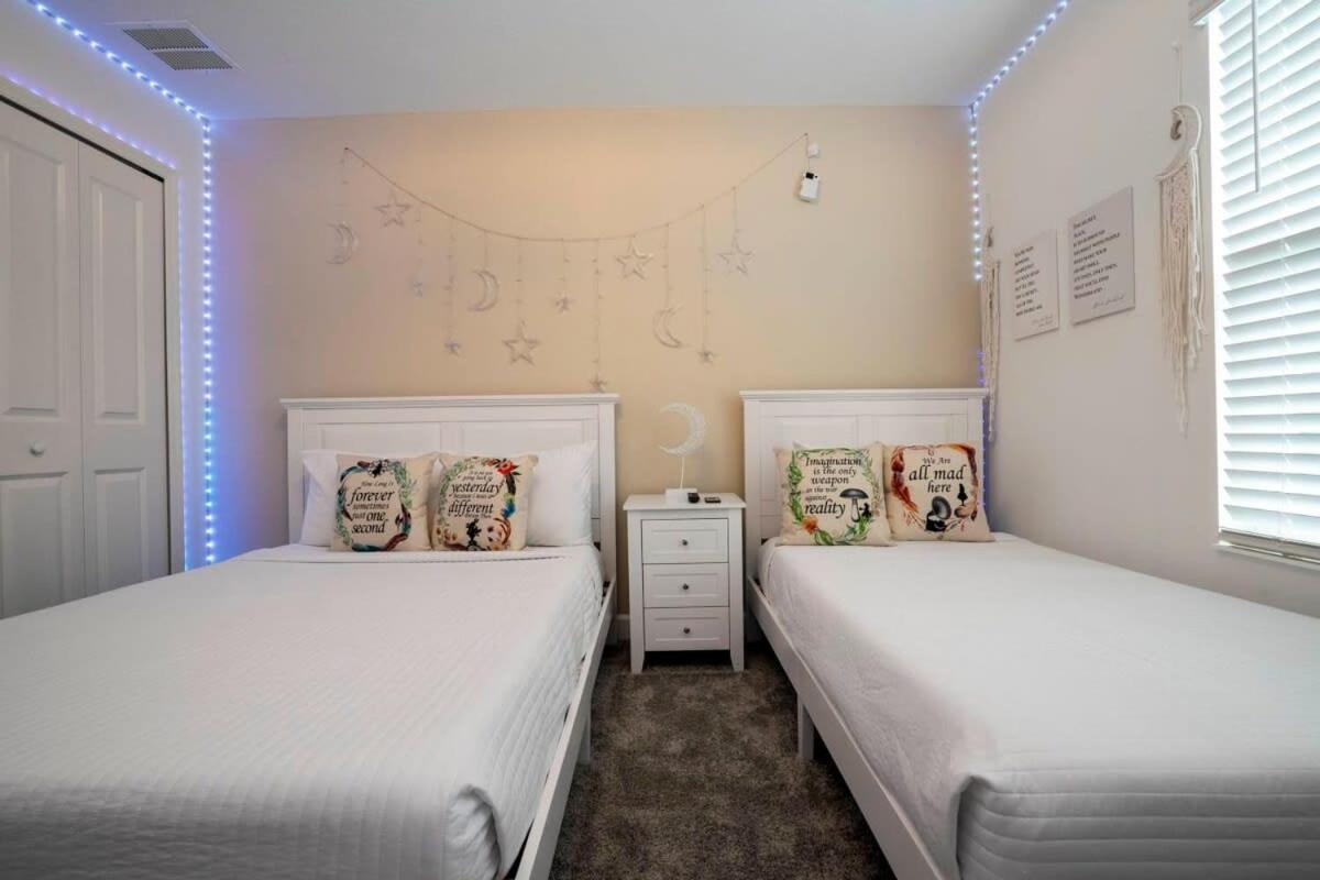 Gorgeous 4 Bedroom W Screened Pool Close To Disney 2653 키시미 외부 사진