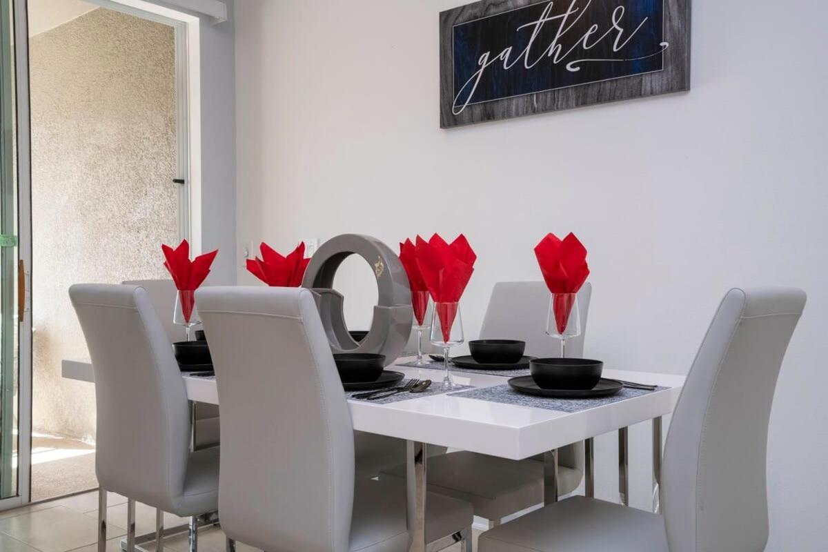 Gorgeous 4 Bedroom W Screened Pool Close To Disney 2653 키시미 외부 사진